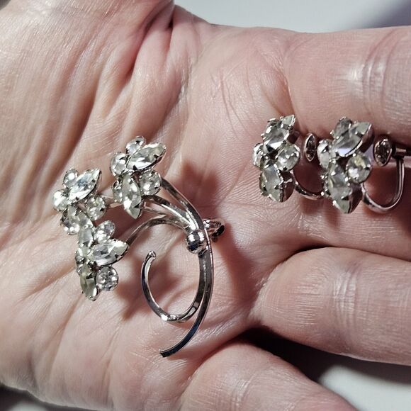 *Sale* Star Art Vintage Rhodium Plated Sterling Rhinestone Brooch Screw Back - Picture 2 of 11